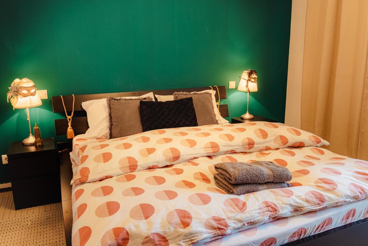 Comfy Apartment With Private Parking And Netflix Bukarest Exterior foto