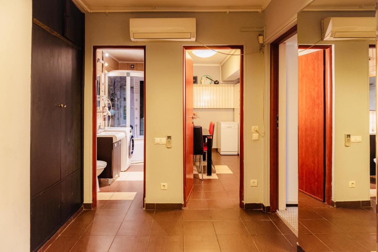 Comfy Apartment With Private Parking And Netflix Bukarest Exterior foto