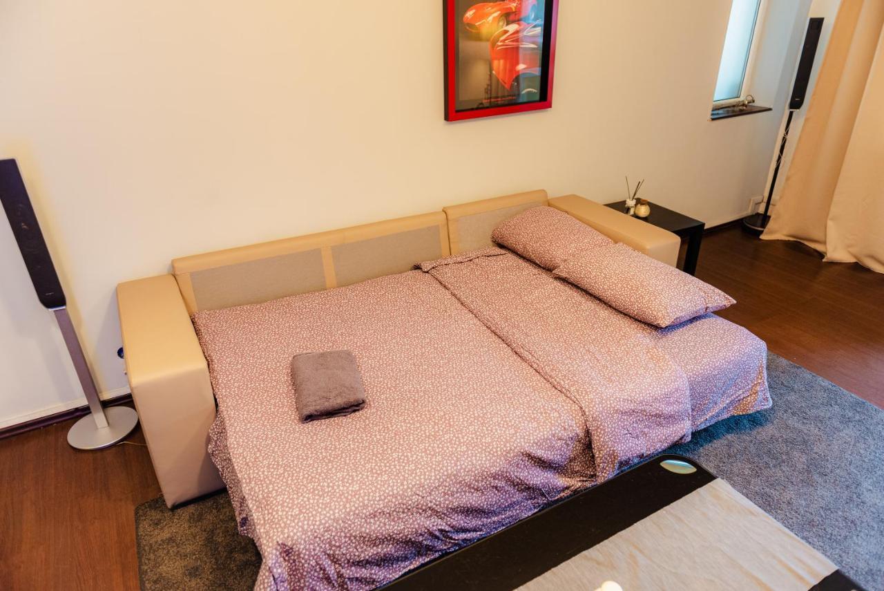 Comfy Apartment With Private Parking And Netflix Bukarest Exterior foto